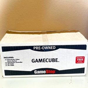 old game cube! Still works! Includes two games I added✨